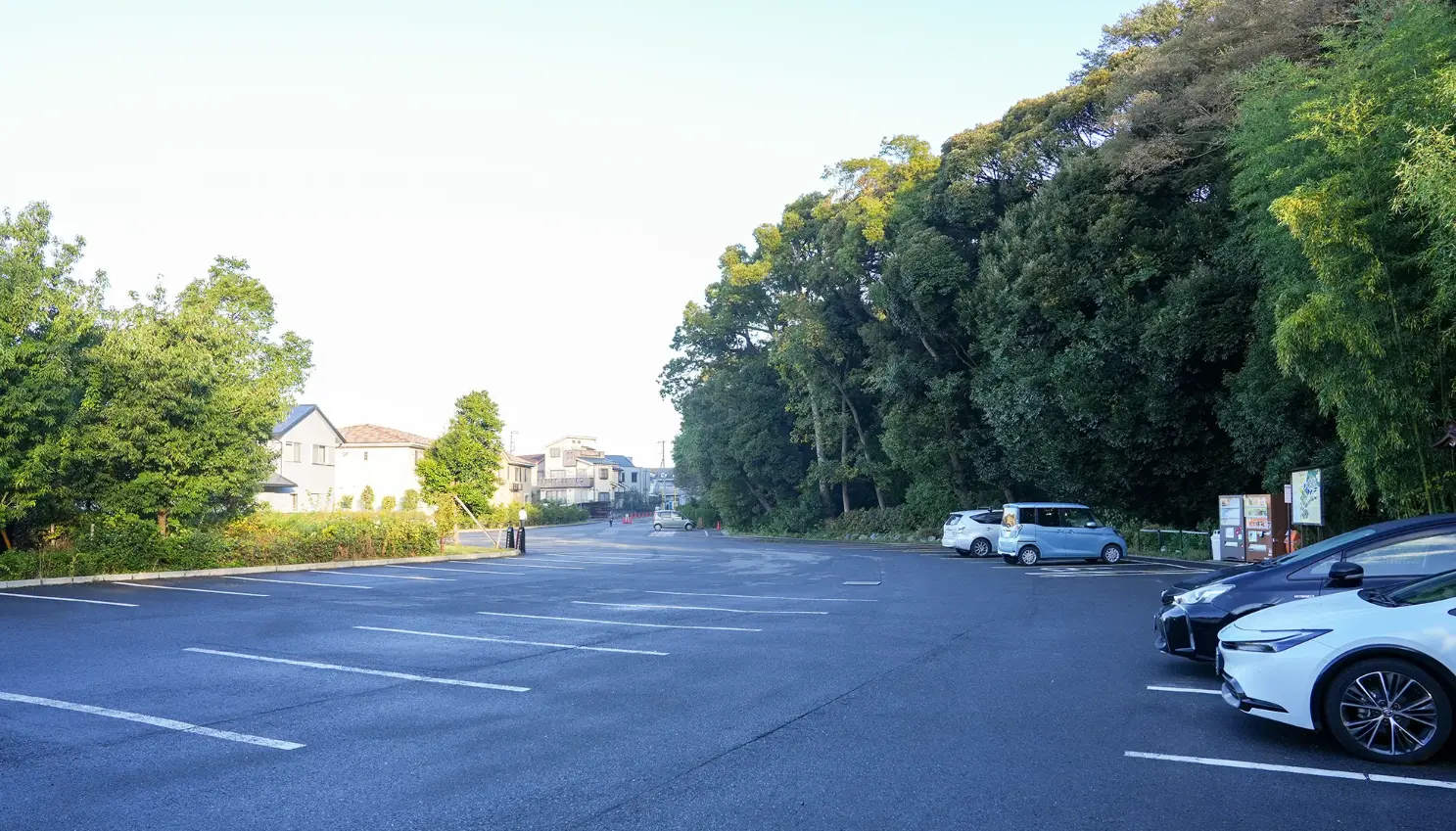 西駐車場